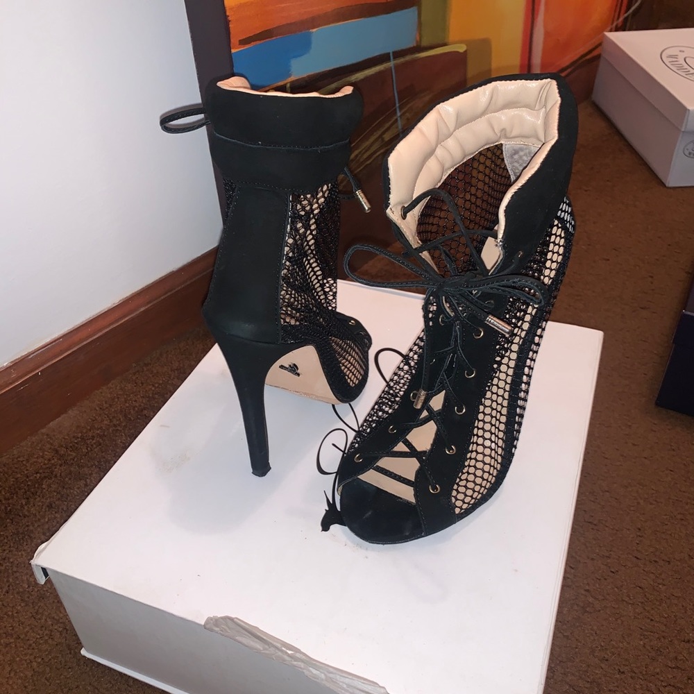 Emily B Net Heels - Picture 4 of 4